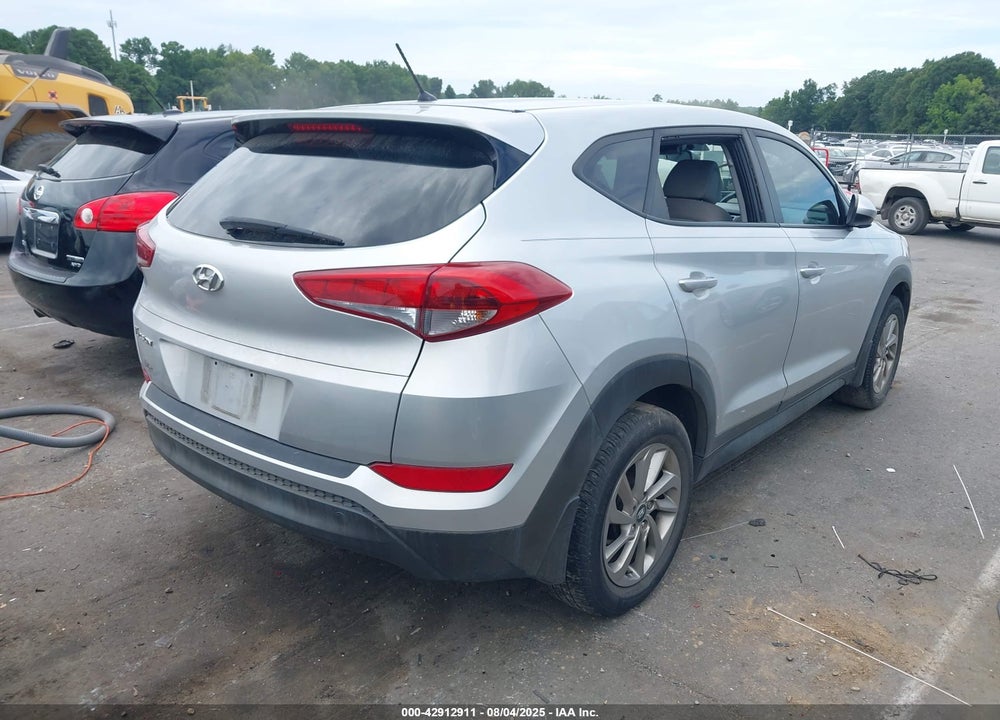 2018 HYUNDAI TUCSON SE VIN: KM8J23A40JU693725
