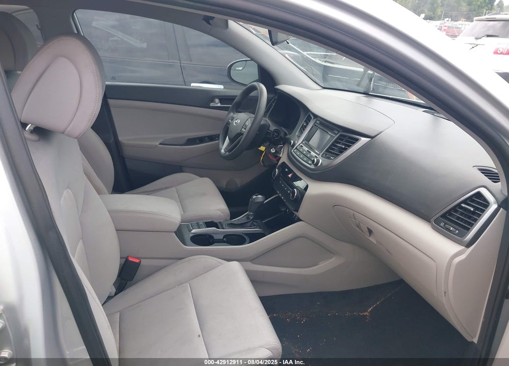 2018 HYUNDAI TUCSON SE VIN: KM8J23A40JU693725