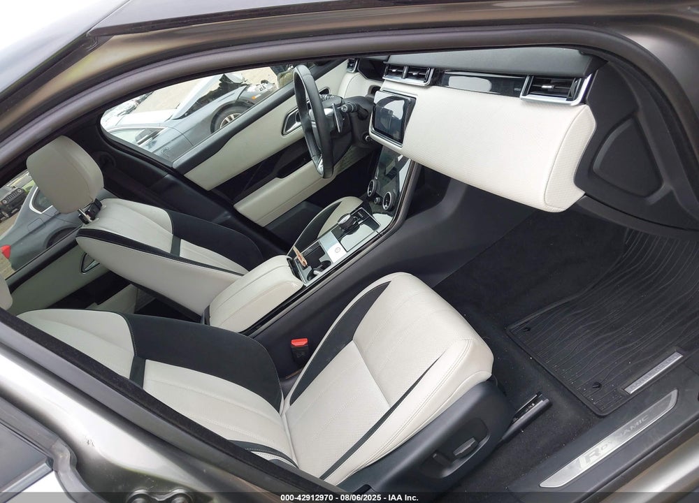 2018 LAND ROVER RANGE ROVER VELAR VIN: SALYL2RX1JA766670