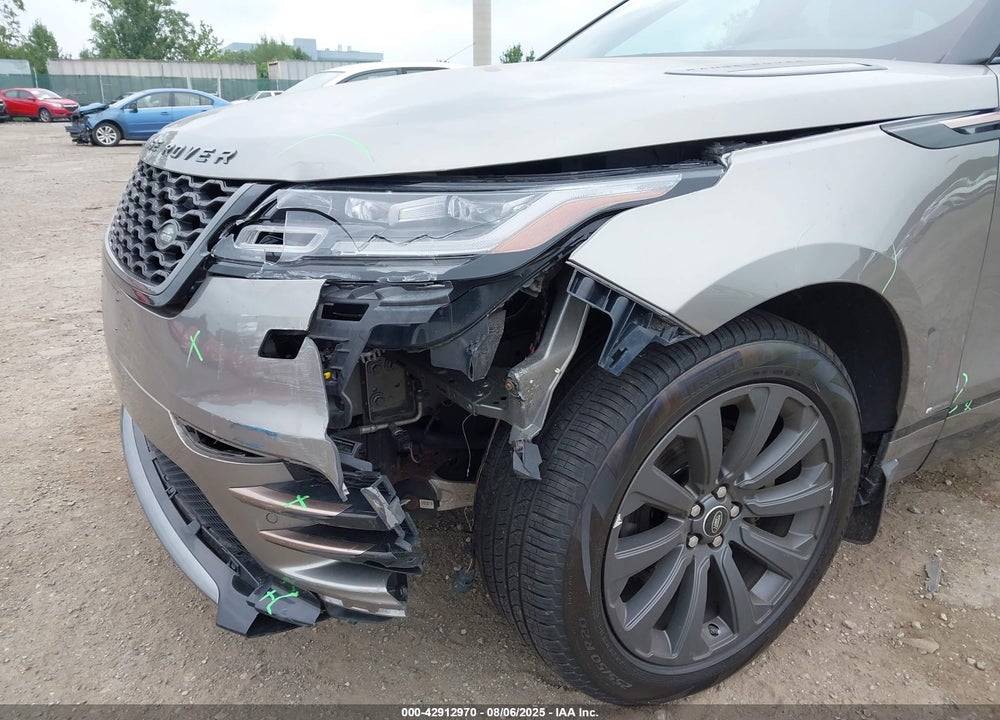 2018 LAND ROVER RANGE ROVER VELAR VIN: SALYL2RX1JA766670