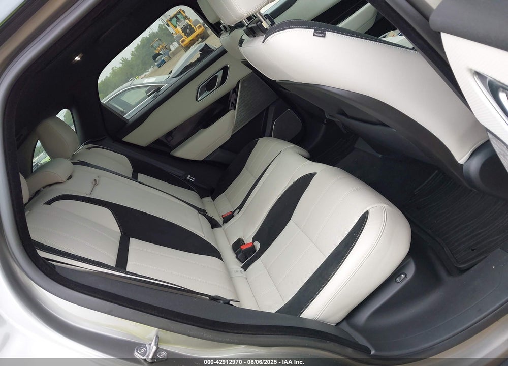 2018 LAND ROVER RANGE ROVER VELAR VIN: SALYL2RX1JA766670
