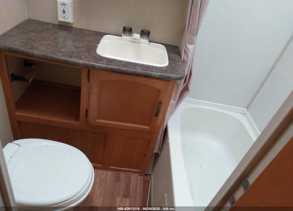 2010 FOREST RIVER TRAVEL TRAILER VIN: 4X4TWDB24AA244922