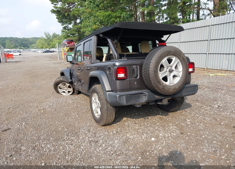 2018 JEEP WRANGLER UNLIMITED SPORT S 4X4 VIN: 1C4HJXDG2JW208816