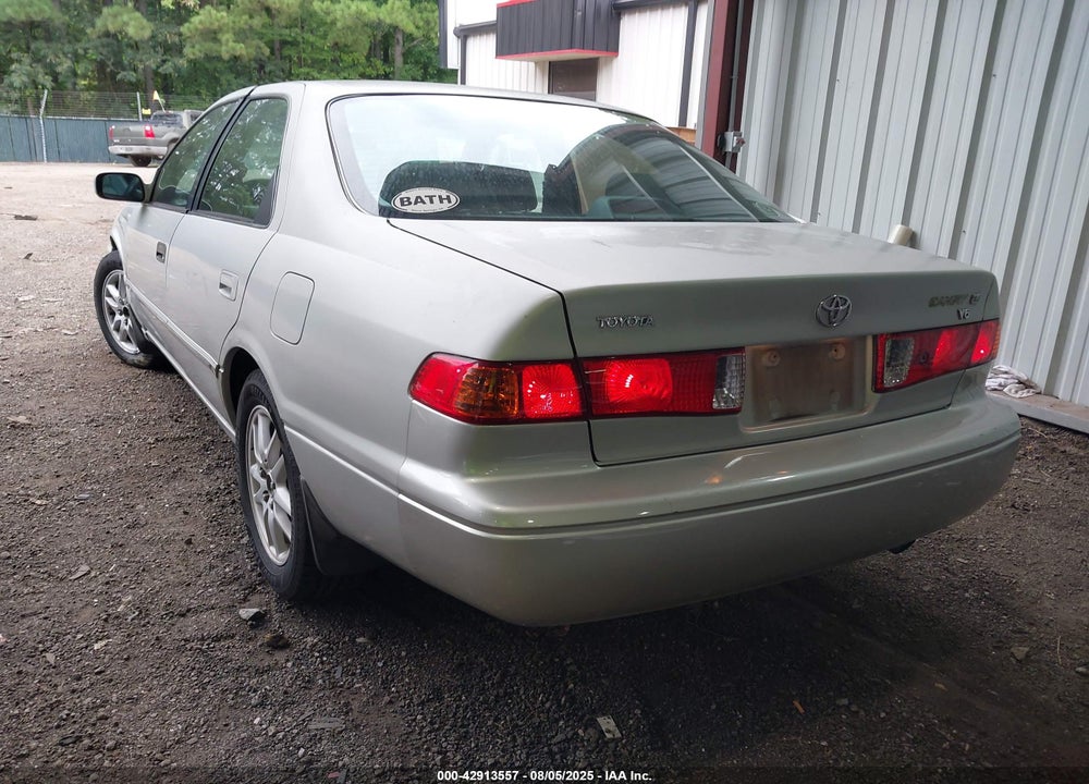 2001 TOYOTA CAMRY XLE V6 VIN: 4T1BF22K51U958185