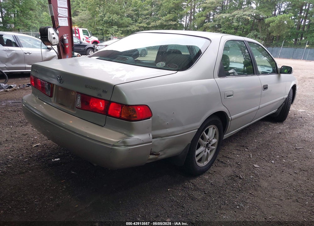 2001 TOYOTA CAMRY XLE V6 VIN: 4T1BF22K51U958185