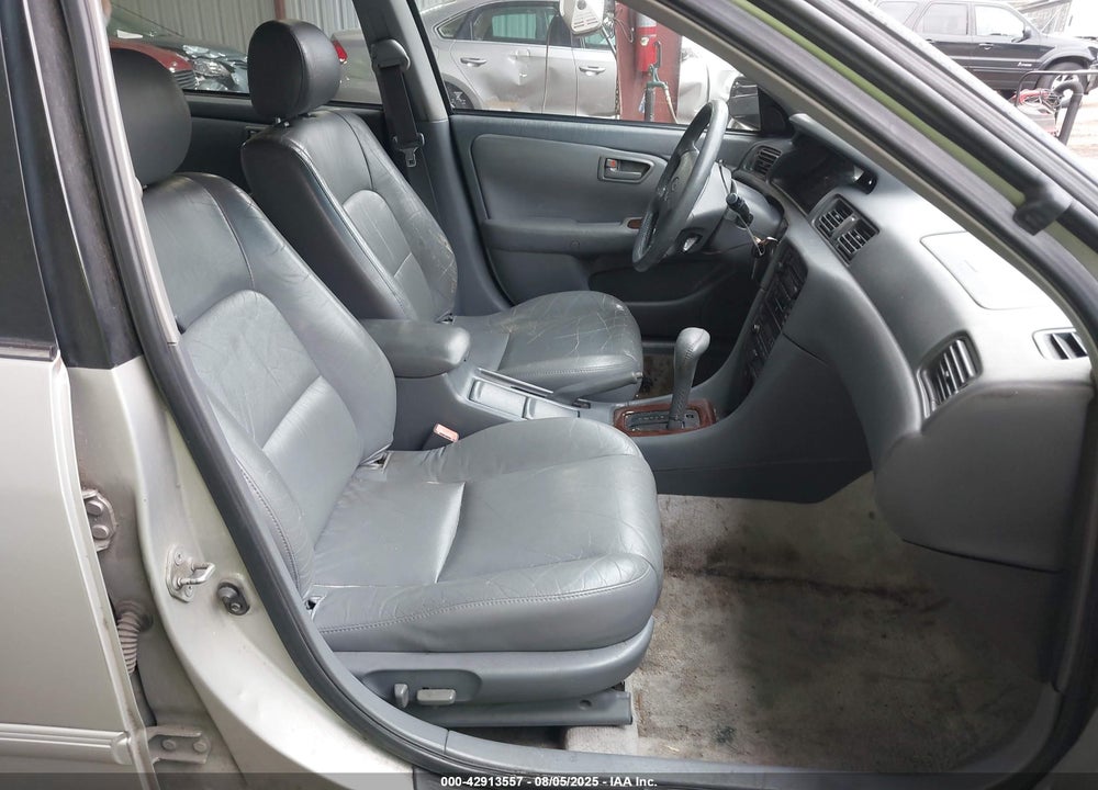 2001 TOYOTA CAMRY XLE V6 VIN: 4T1BF22K51U958185
