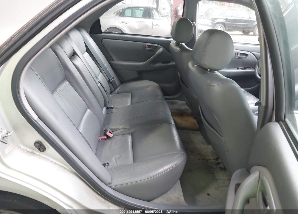 2001 TOYOTA CAMRY XLE V6 VIN: 4T1BF22K51U958185