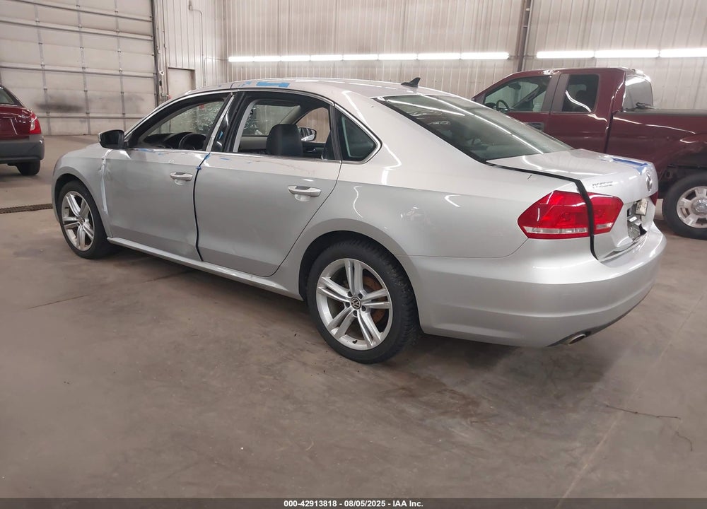 2015 VOLKSWAGEN PASSAT VIN: 1VWBV7A35FC085644