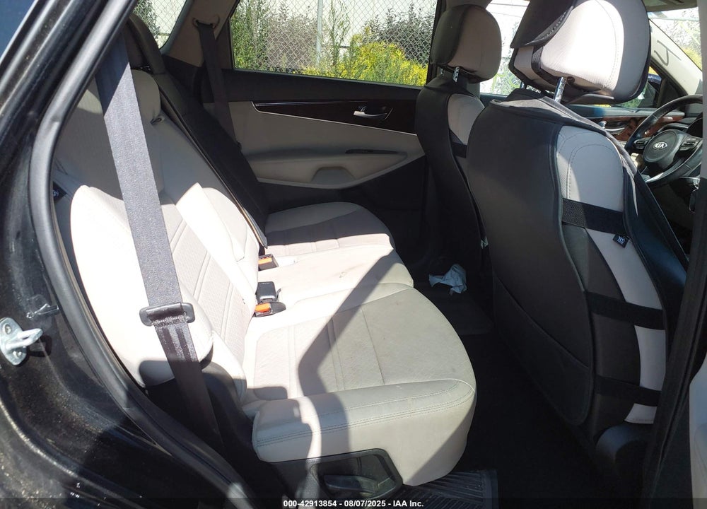 2017 KIA SORENTO VIN: 5XYPGDA38HG283926