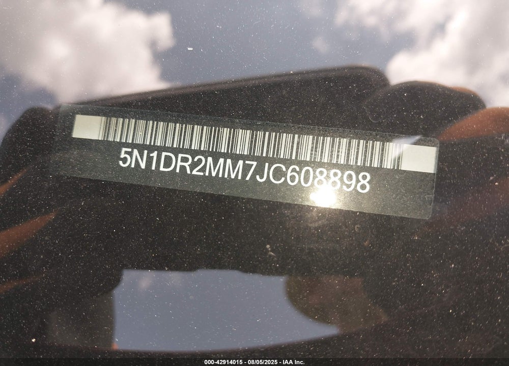 2018 NISSAN PATHFINDER PLATINUM VIN: 5N1DR2MM7JC608898