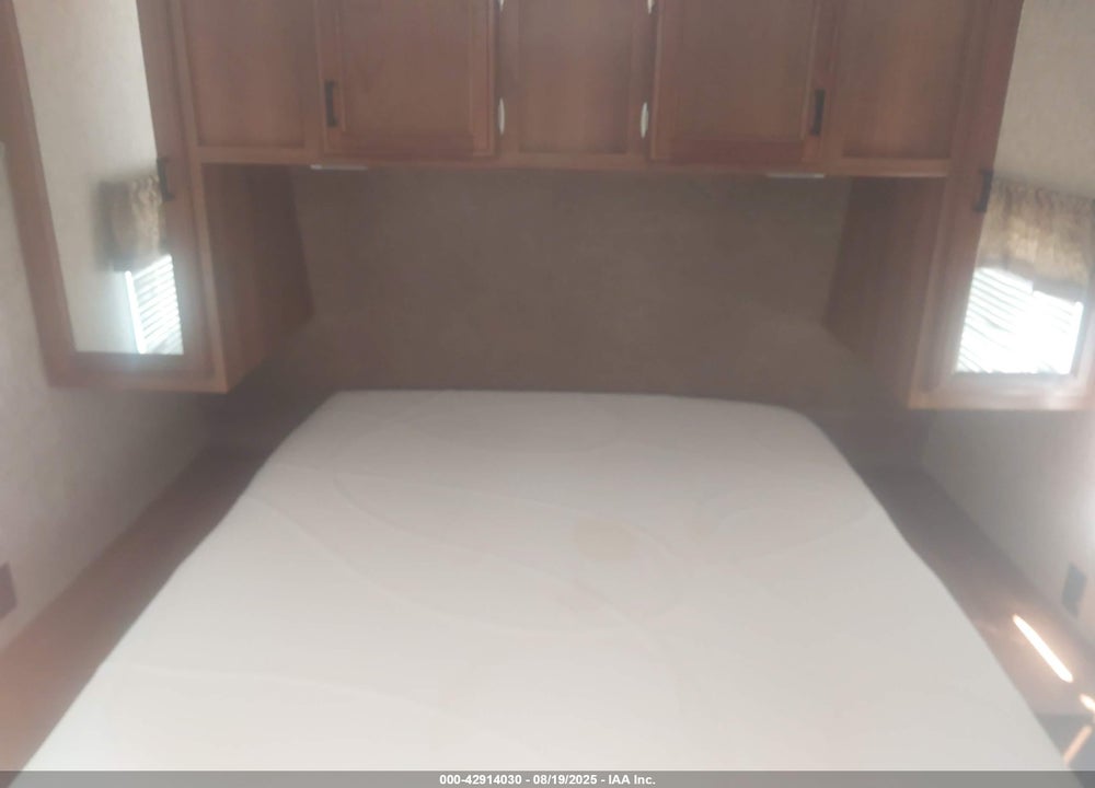 2016 FOREST RIVER AVENGER VIN: 5ZT2AVSB0GB911203