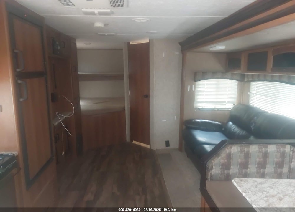 2016 FOREST RIVER AVENGER VIN: 5ZT2AVSB0GB911203