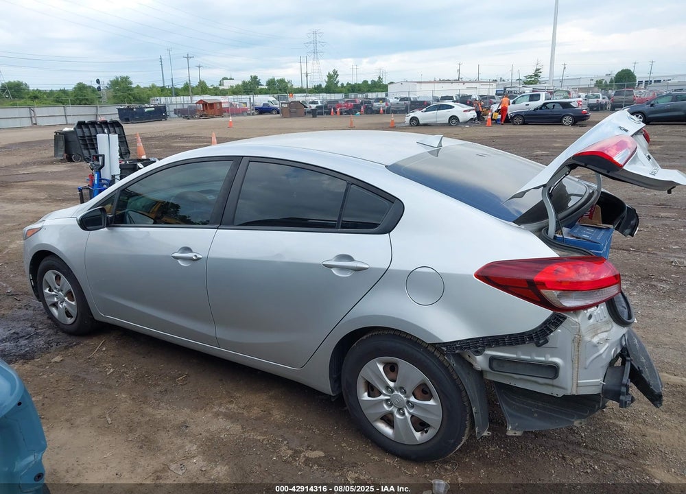 2017 KIA FORTE VIN: 3KPFK4A77HE160600
