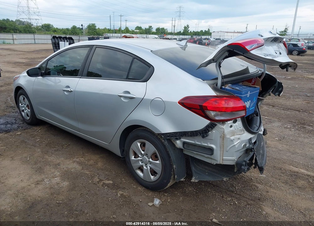 2017 KIA FORTE VIN: 3KPFK4A77HE160600