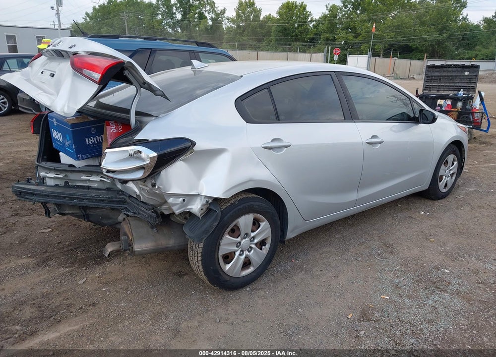 2017 KIA FORTE VIN: 3KPFK4A77HE160600