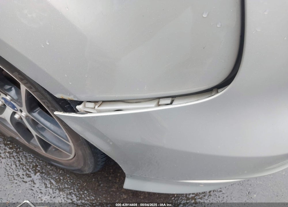 2015 FORD FOCUS SE VIN: 1FADP3K29FL384032