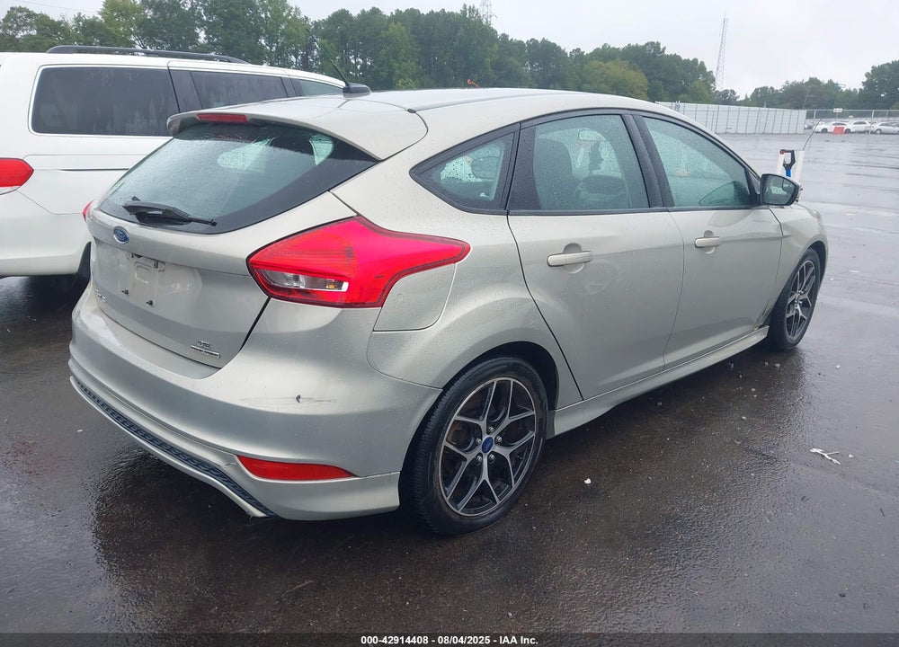 2015 FORD FOCUS SE VIN: 1FADP3K29FL384032