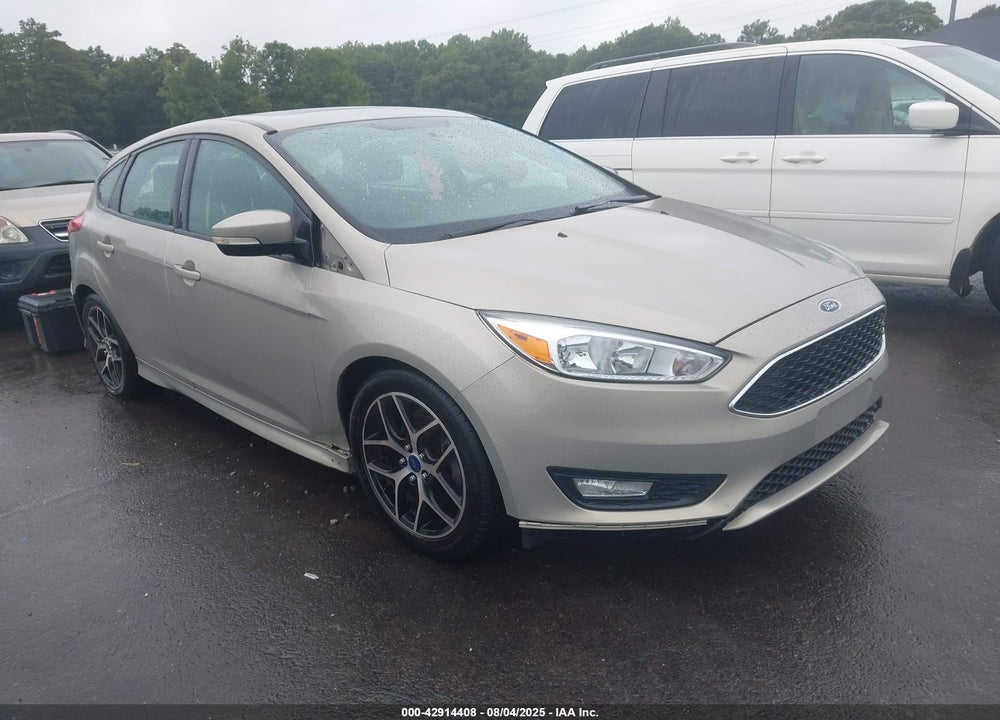 2015 FORD FOCUS SE VIN: 1FADP3K29FL384032