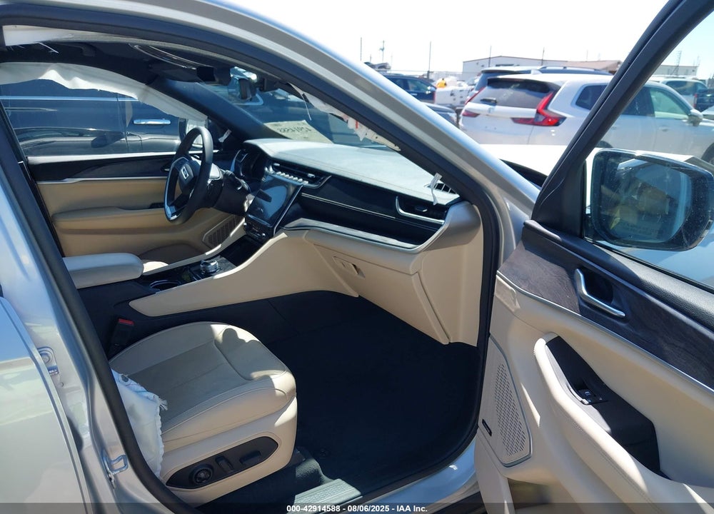 2023 JEEP GRAND CHEROKEE VIN: 1C4RJHBG3P8766068