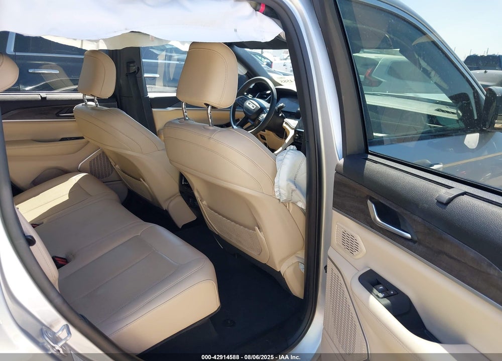 2023 JEEP GRAND CHEROKEE VIN: 1C4RJHBG3P8766068