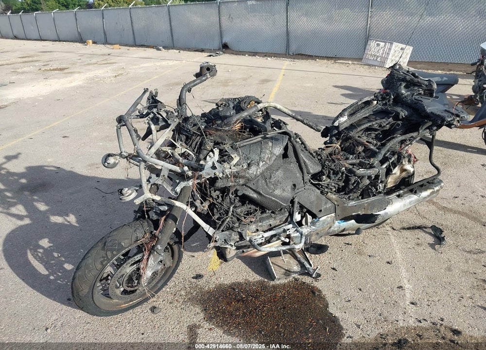 2002 BMW K1200 LT VIN: WB10555A42ZD76571