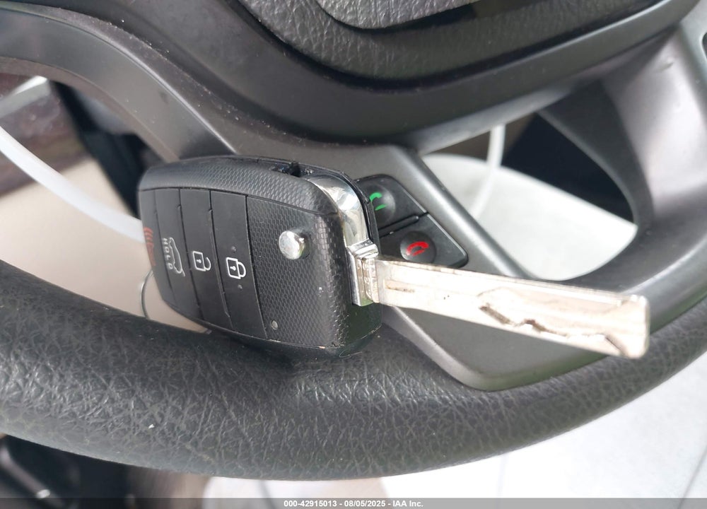 2014 KIA SORENTO VIN: 5XYKTCA65EG532110