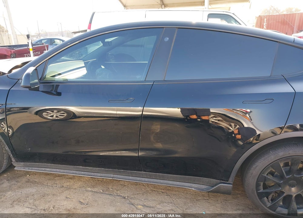 2021 TESLA MODEL Y VIN: 5YJYGDED7MF122895