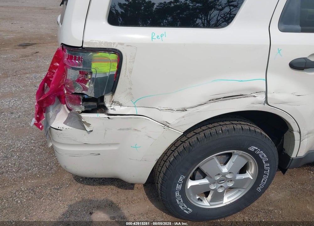 2010 FORD ESCAPE VIN: 1FMCU9DG8AKD30421