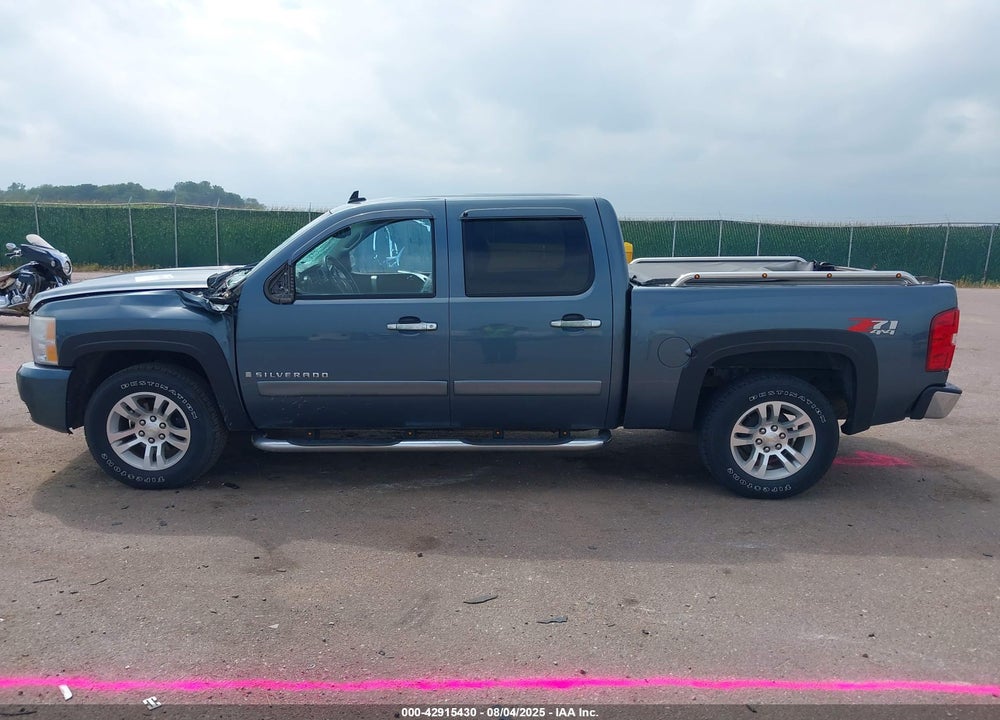 2008 CHEVROLET SILVERADO 1500 LT1 VIN: 2GCEK13M581165563