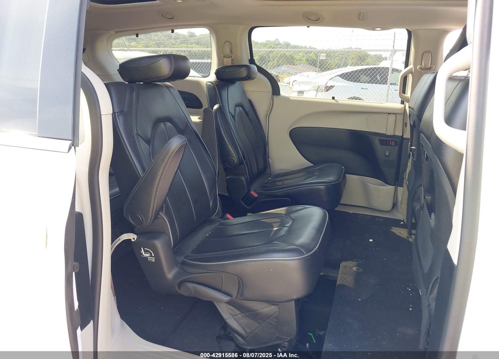 2018 CHRYSLER PACIFICA VIN: 2C4RC1GGXJR185382