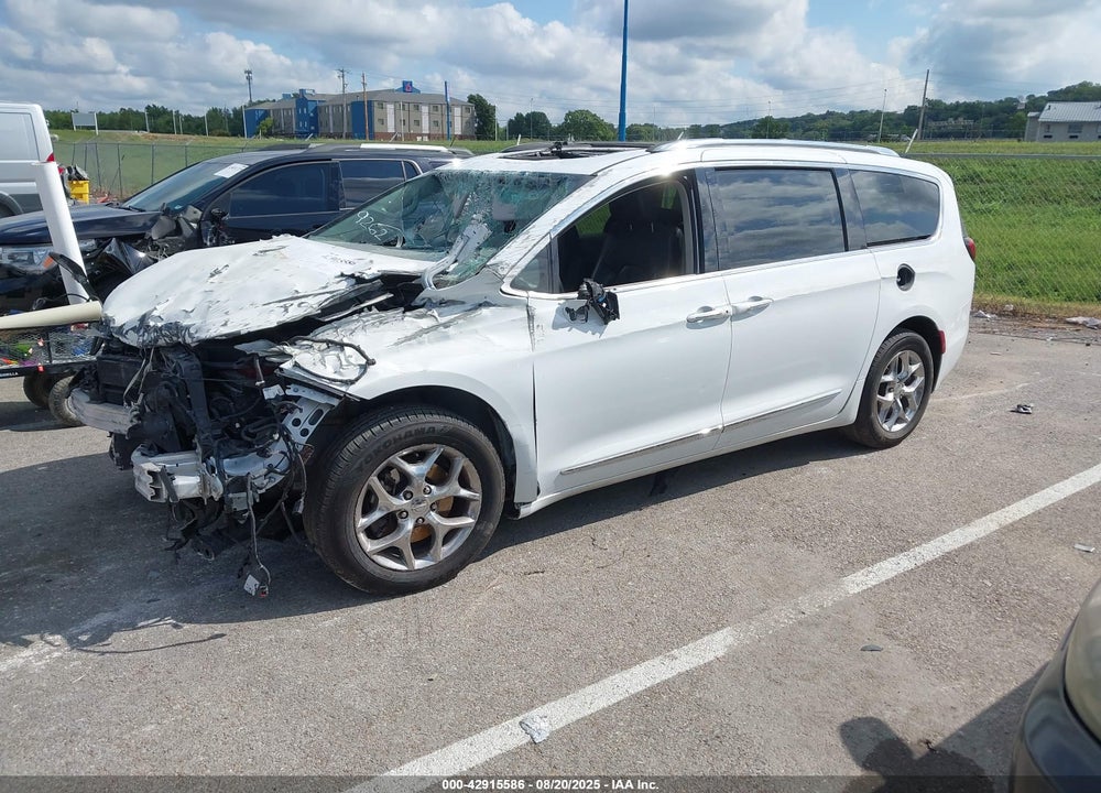 2018 CHRYSLER PACIFICA VIN: 2C4RC1GGXJR185382