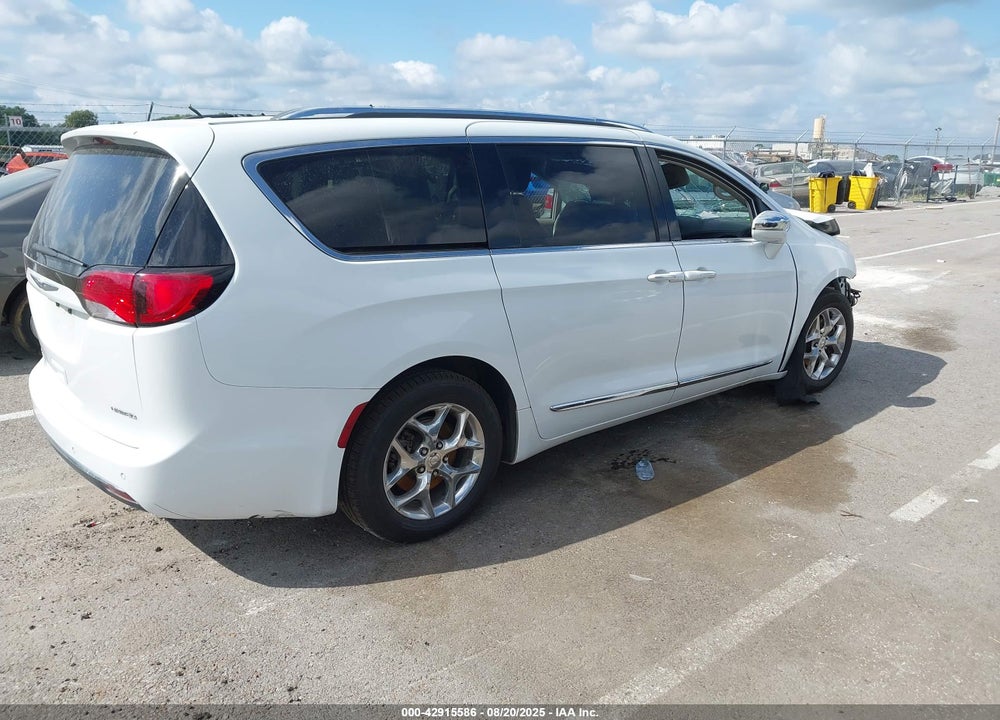 2018 CHRYSLER PACIFICA VIN: 2C4RC1GGXJR185382