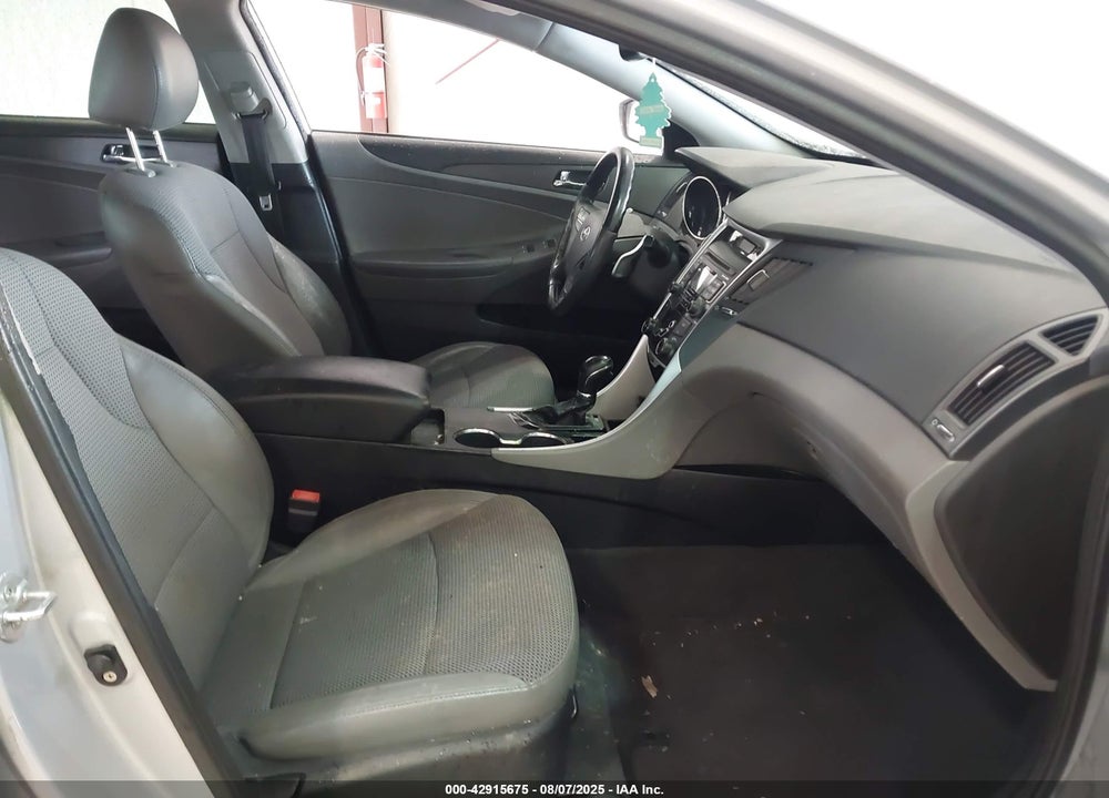 2011 HYUNDAI SONATA SE VIN: 5NPEC4AC6BH197226
