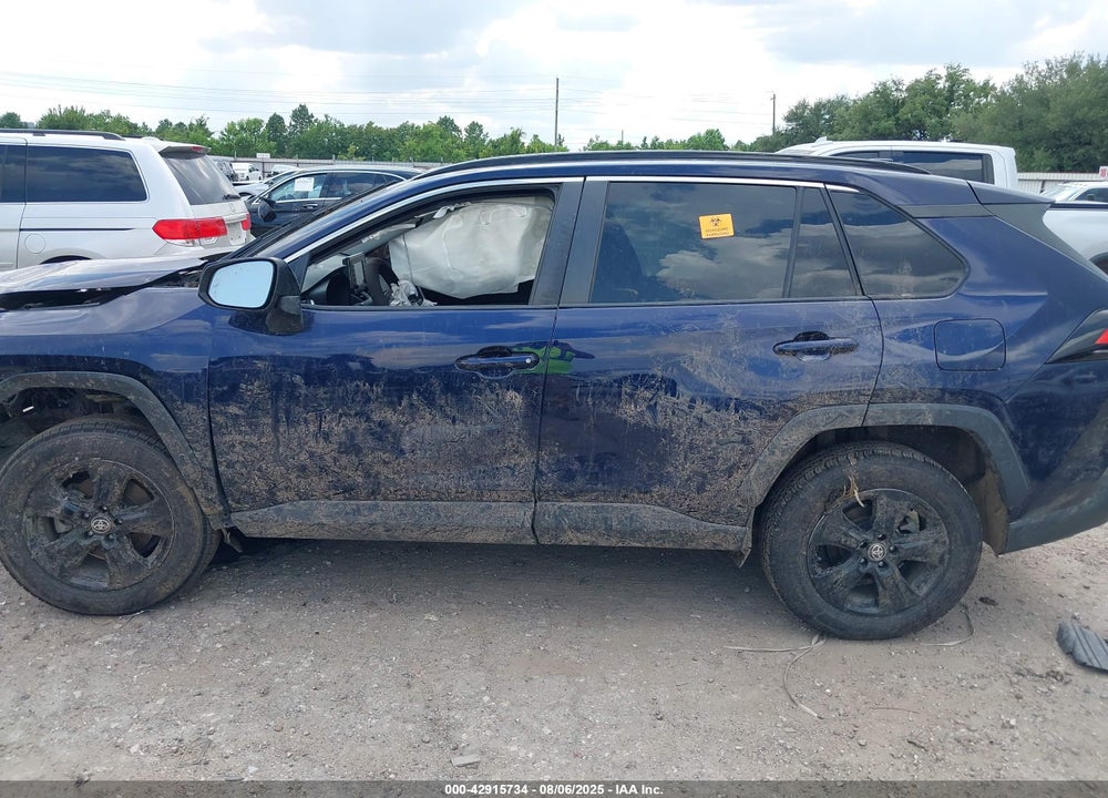 2021 TOYOTA RAV4 XLE VIN: 2T3P1RFV8MW194846