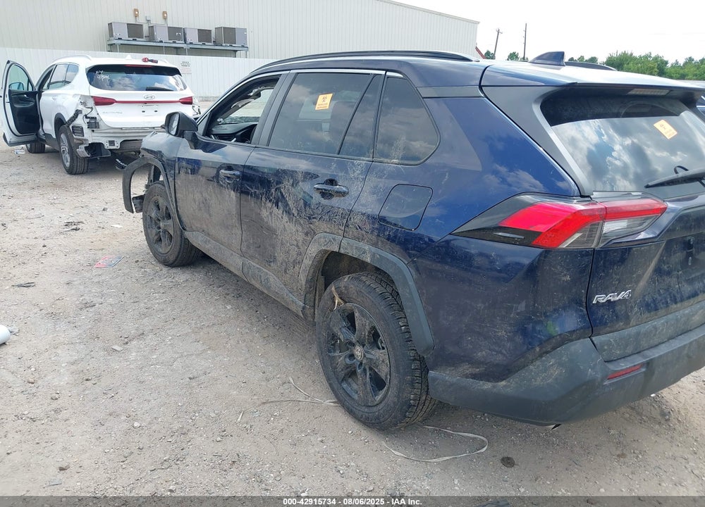 2021 TOYOTA RAV4 XLE VIN: 2T3P1RFV8MW194846