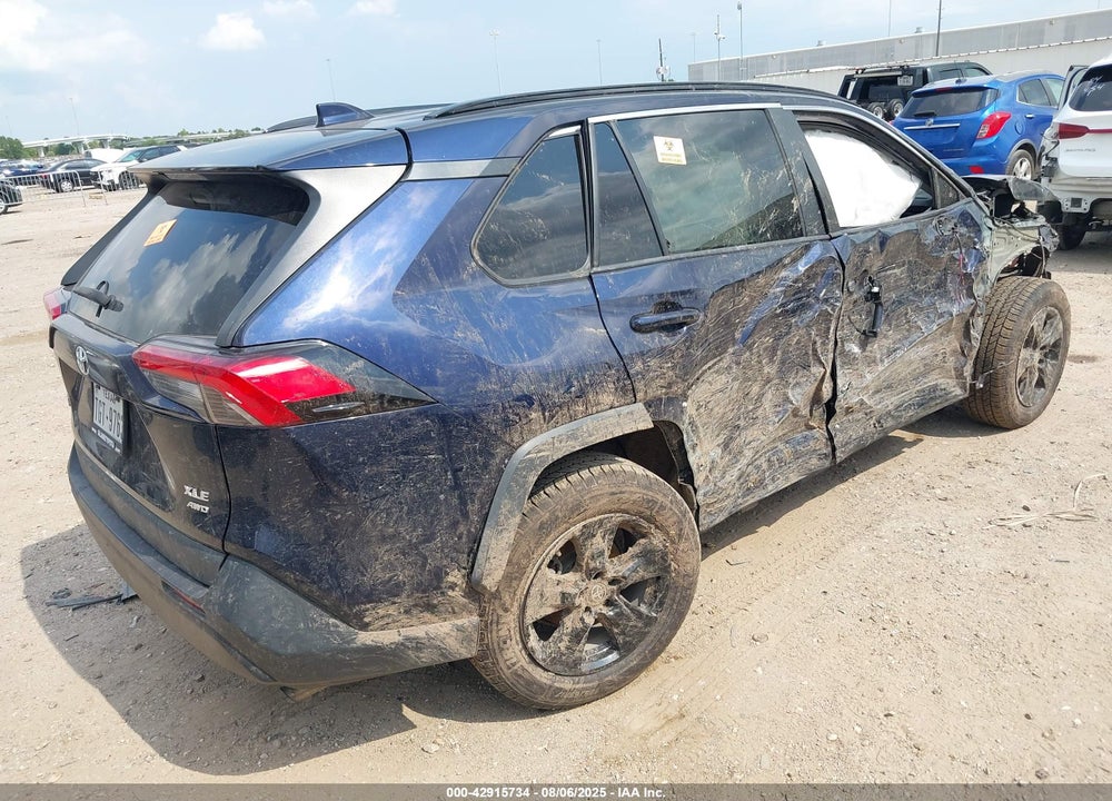 2021 TOYOTA RAV4 XLE VIN: 2T3P1RFV8MW194846