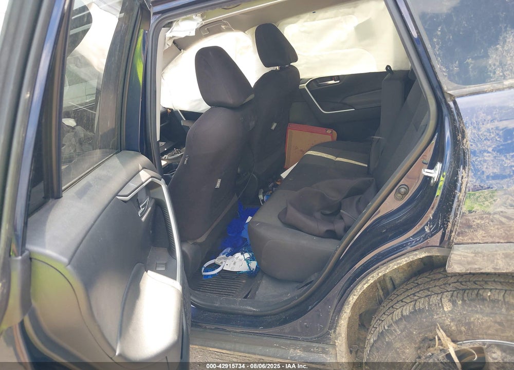 2021 TOYOTA RAV4 XLE VIN: 2T3P1RFV8MW194846