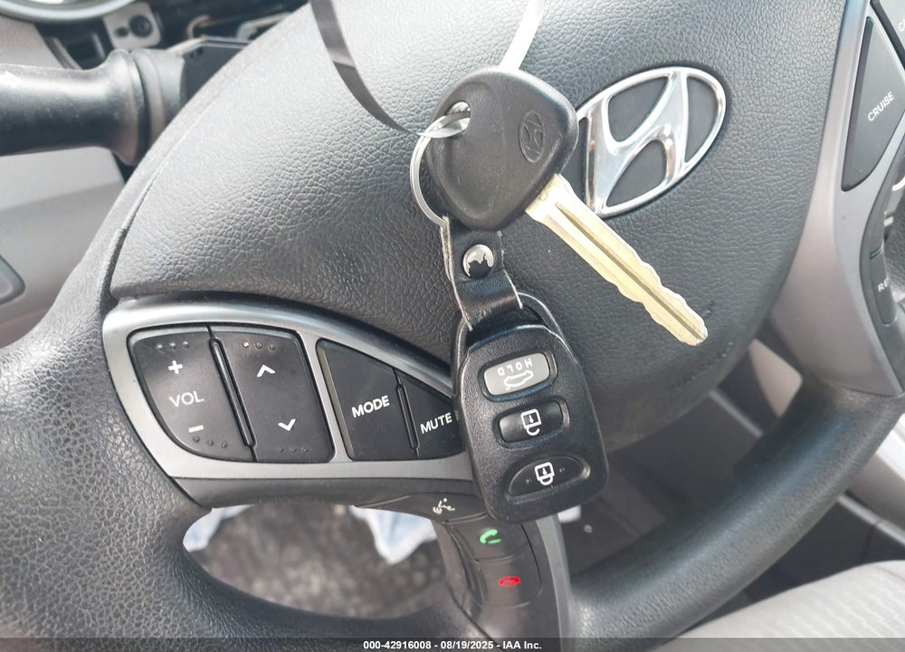 2016 HYUNDAI ELANTRA VIN: KMHDH4AE6GU542228