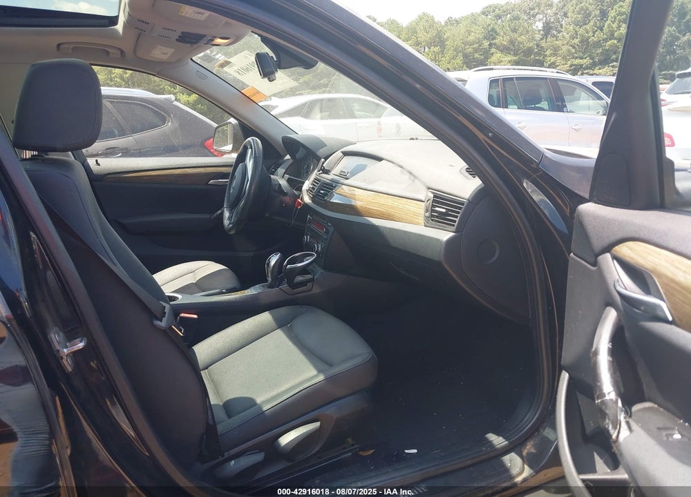 2014 BMW X1 VIN: WBAVL1C56EVY16146