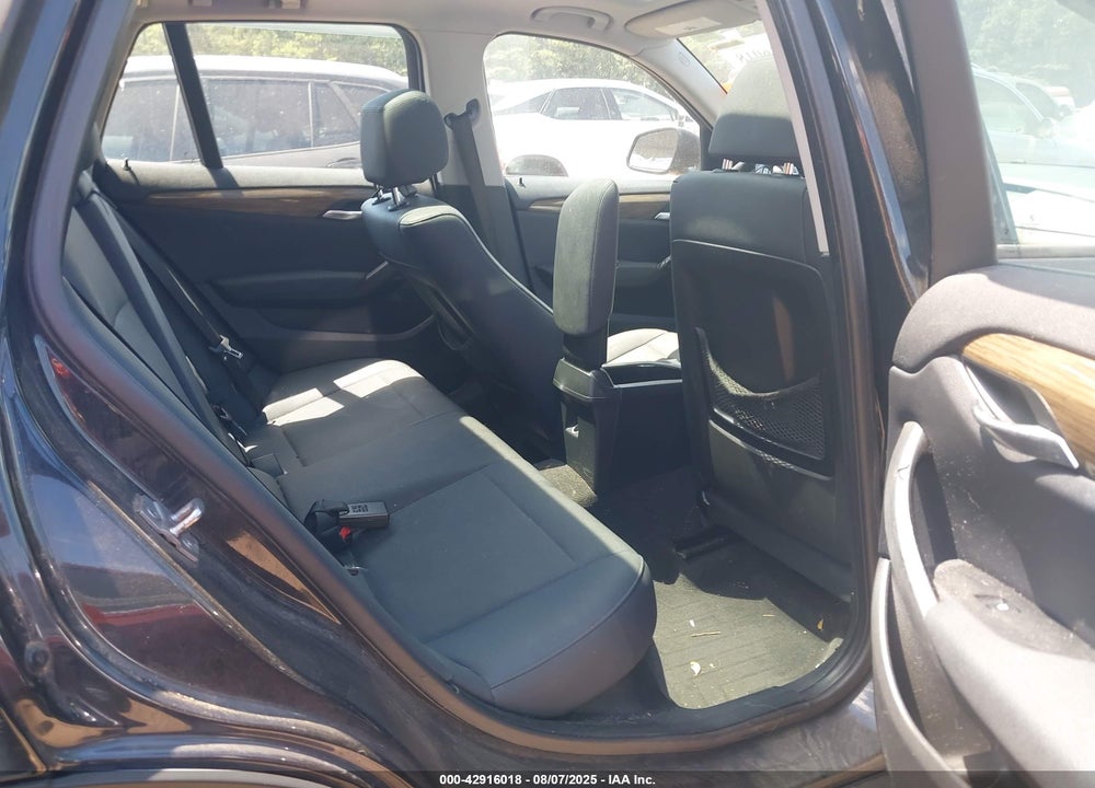 2014 BMW X1 VIN: WBAVL1C56EVY16146