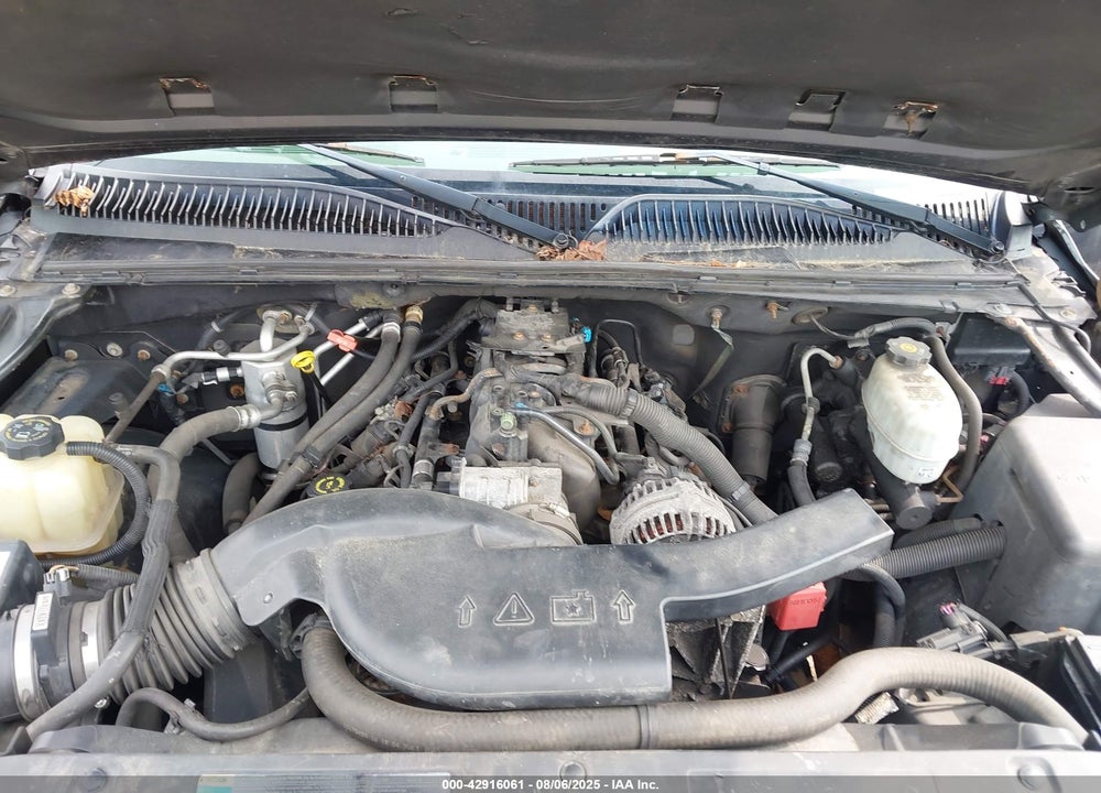 2005 CHEVROLET TAHOE LT VIN: 1GNEK13T65J160100
