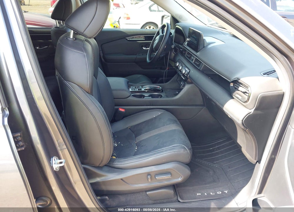 2025 HONDA PILOT VIN: 5FNYG1H45SB069718