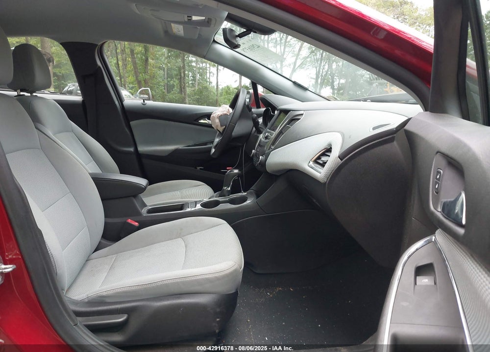 2019 CHEVROLET CRUZE VIN: 3G1BE6SM5KS567080