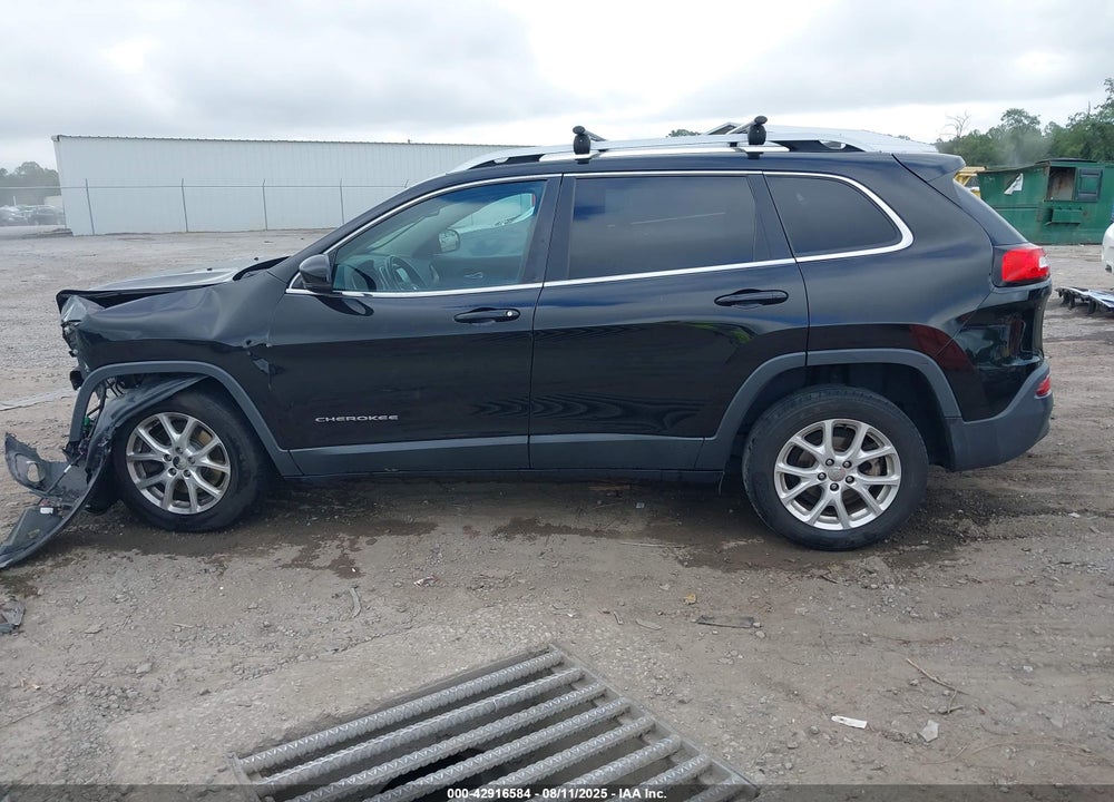 2017 JEEP CHEROKEE LATITUDE FWD VIN: 1C4PJLCB8HW573697