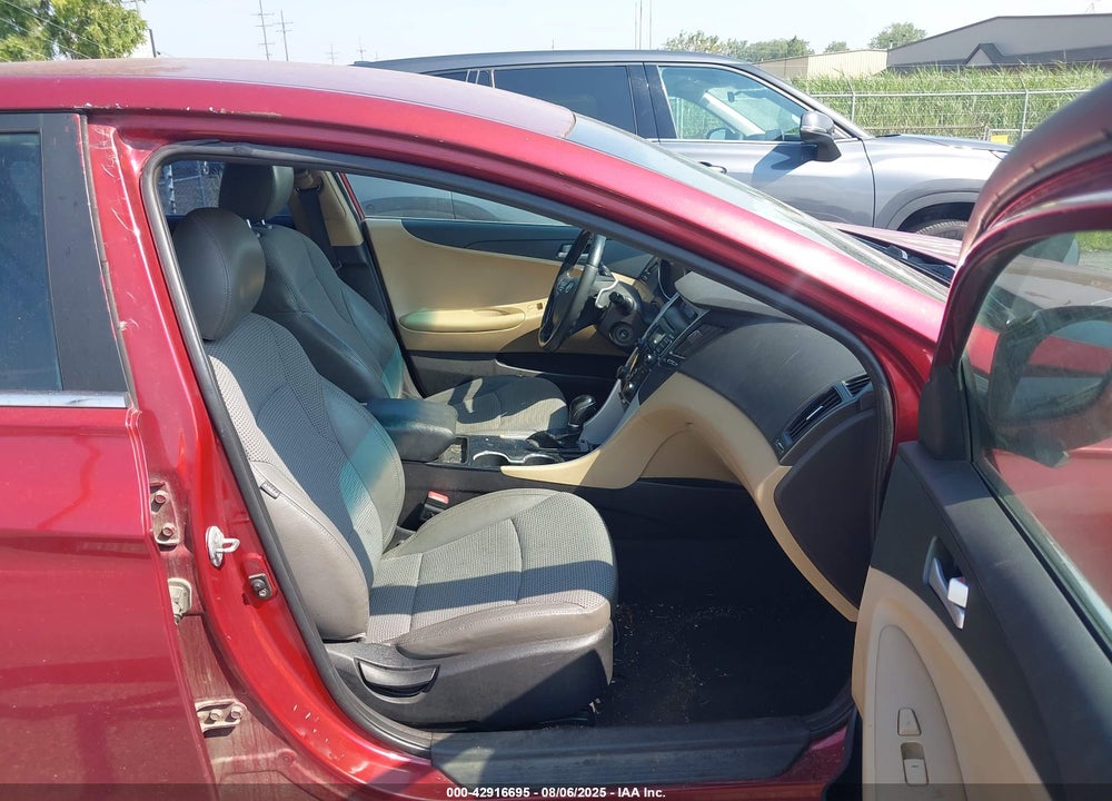 2011 HYUNDAI SONATA VIN: 5NPEB4AC1BH061198