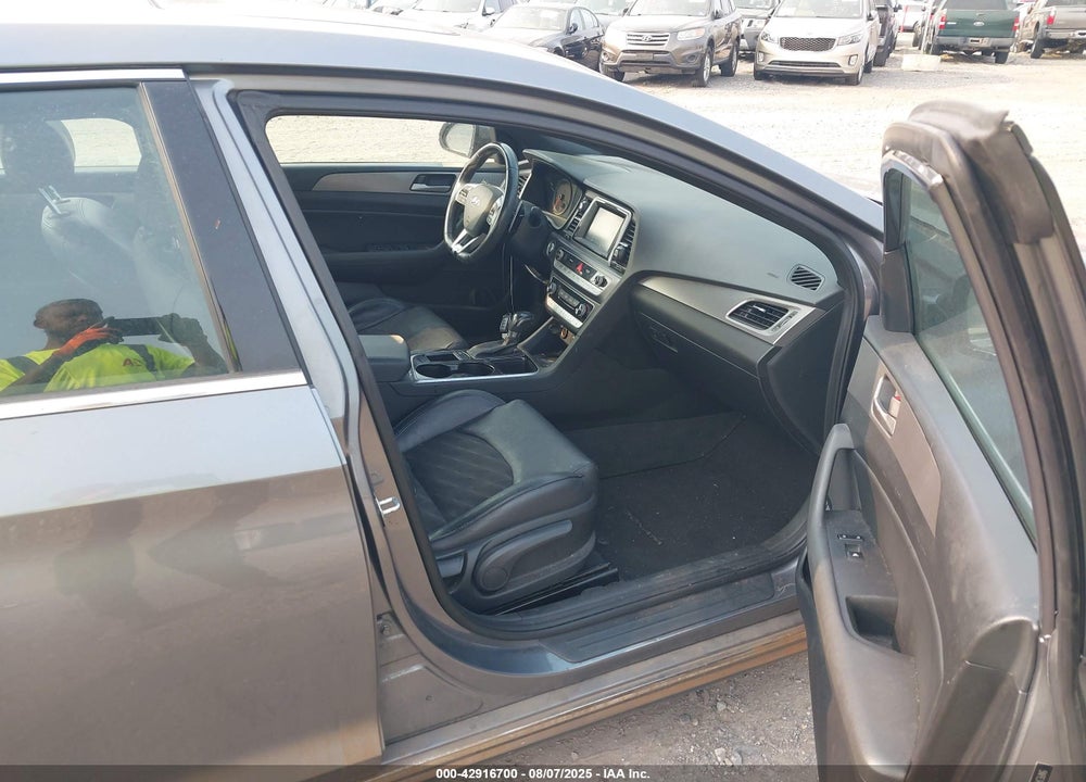 2018 HYUNDAI SONATA SPORT VIN: 5NPE34AF2JH617590