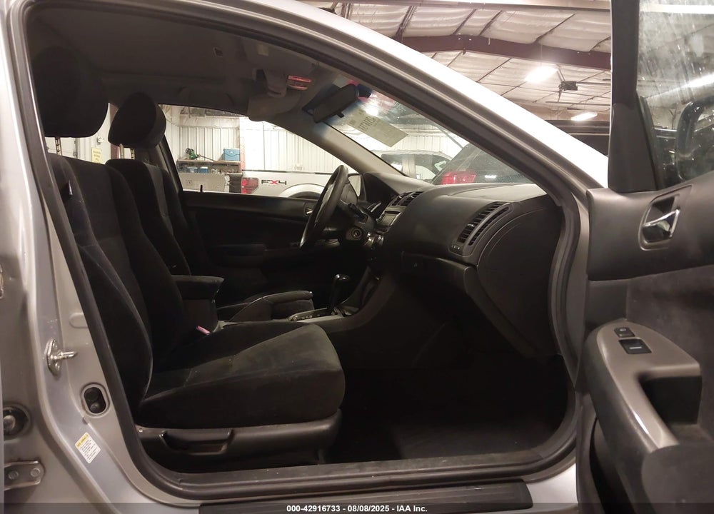 2005 HONDA ACCORD 2.4 EX VIN: 1HGCM56745A129400