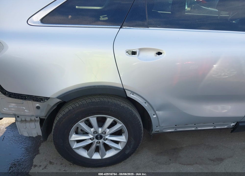 2019 KIA SORENTO 2.4L LX VIN: 5XYPG4A39KG452245