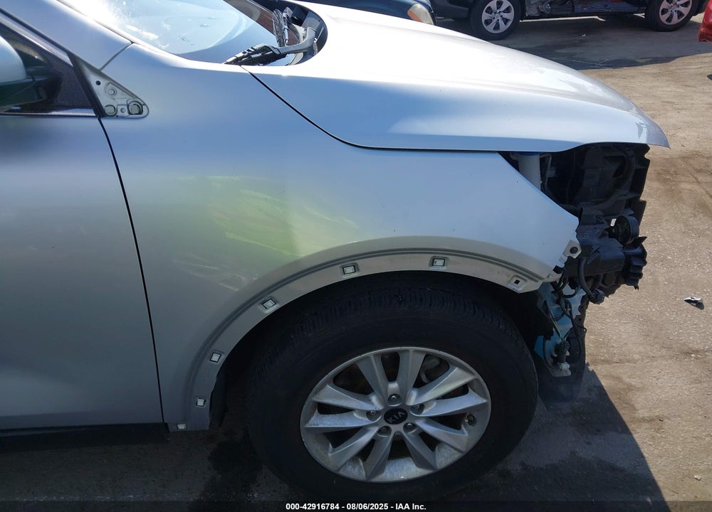 2019 KIA SORENTO 2.4L LX VIN: 5XYPG4A39KG452245