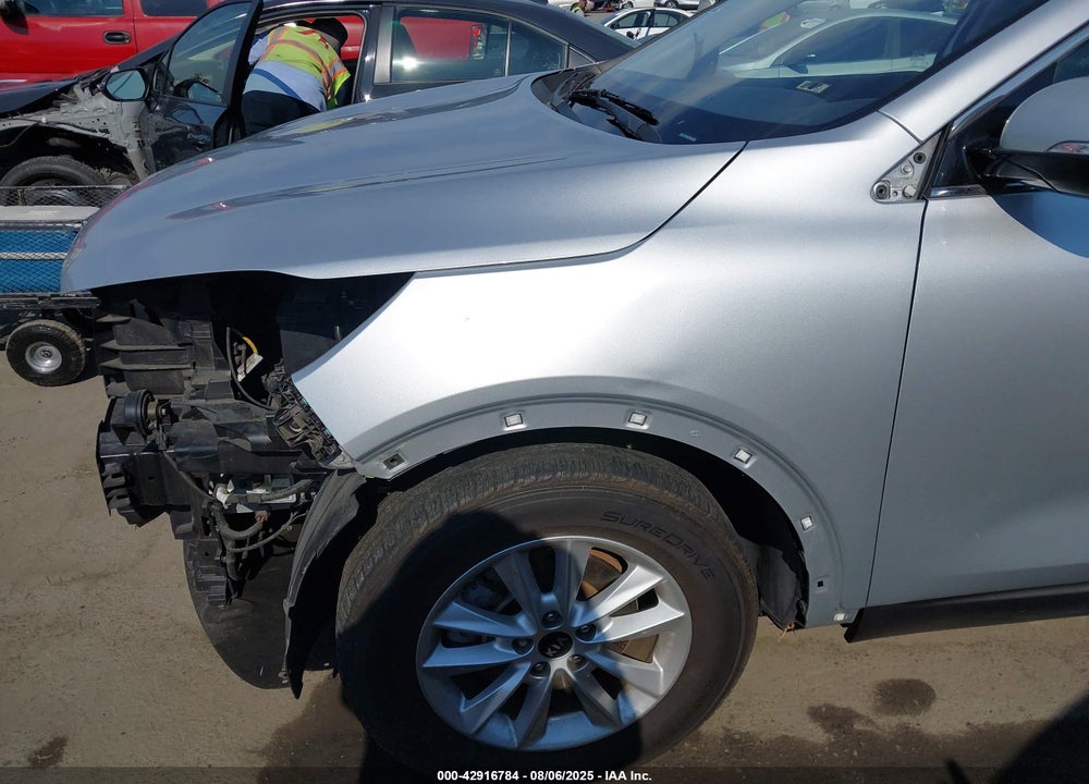 2019 KIA SORENTO 2.4L LX VIN: 5XYPG4A39KG452245